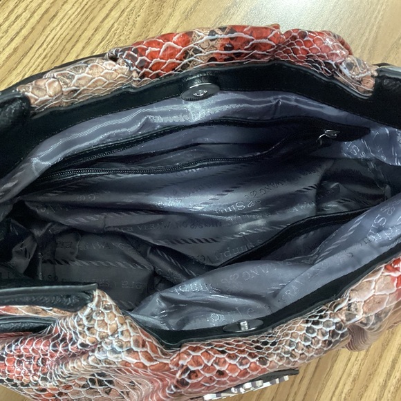 Vera Wang Simply Vera Alicia Rose Python Handbag - Picture 7 of 9